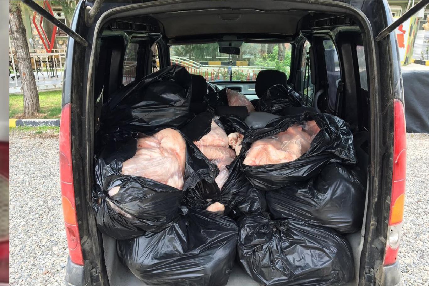 Diyarbakır’da 500 kilo sakatat ele geçirildi Diyarbakır’da 500 kilo sakatat ele geçirildi